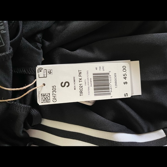 mens small Adidas joggers
new with tags - Picture 6 of 13